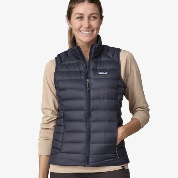 Patagonia Women's goose down Black Quilted Vest size Xlarge - Picture 2 of 8